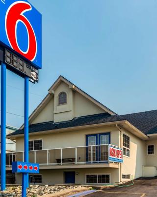 Motel 6-Kamloops, BC