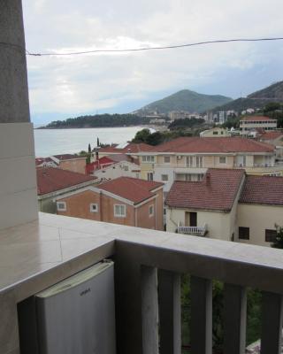 Apartment on Vitodolska 4