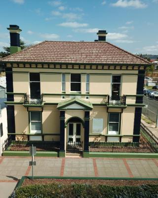 The Bank Guesthouse Glen Innes
