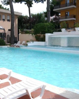 Hotel Milano Helvetia - in centro con piscina