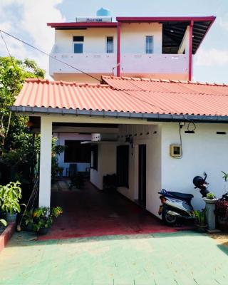 Hikkaduwa Family Inn