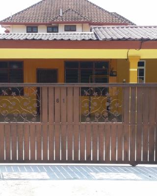 IsMa Lumut Homestay