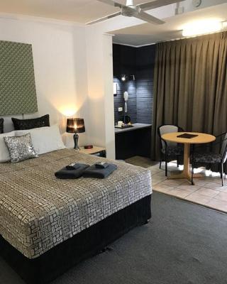 Central Motel Gin Gin