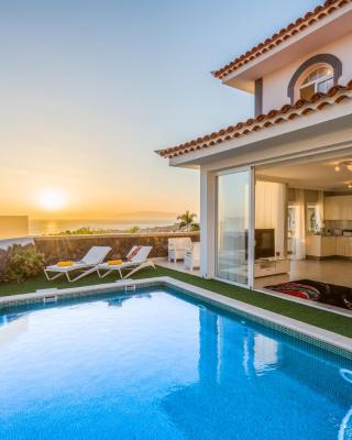 LUXURY WHITE VILLA with sea view, heated pool