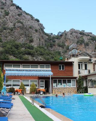 Canada Hotel & Bungalows