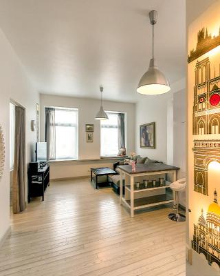 Vilnius apartment with stained glass