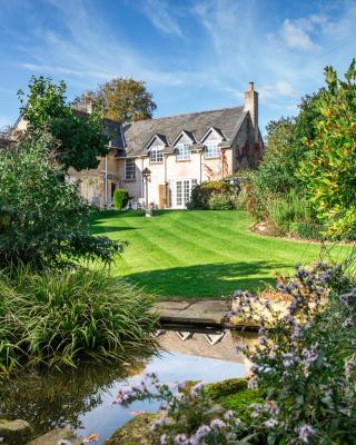 Cricket Field House