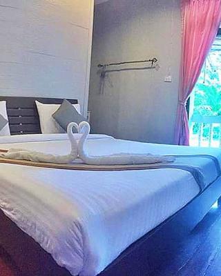 Marina hut guest house