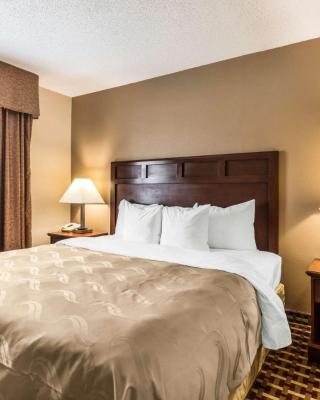 Quality Suites Paducah I-24