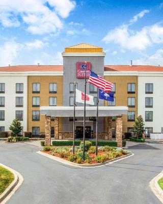 Comfort Suites Clinton near Presbyterian College