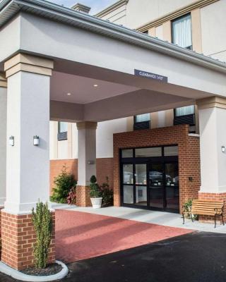 Sleep Inn & Suites Harbour Pointe