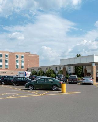 Clarion Hotel & Suites