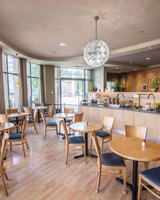 Comfort Hotel Vancouver Airport