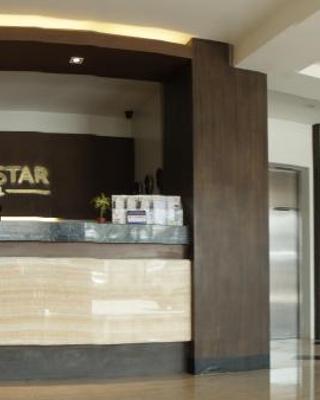 Top Star Hotel