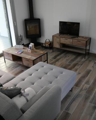 Evmelia Kakopetria Suites