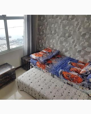 4 Bed Condo Sleeping by The Sea
