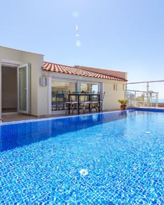 Dahlia Penthouse - Beautiful Luxurious Private Pool Fantastic Harbour Views