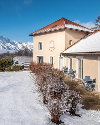 "La Combe Fleurie" Appartements & Chambres