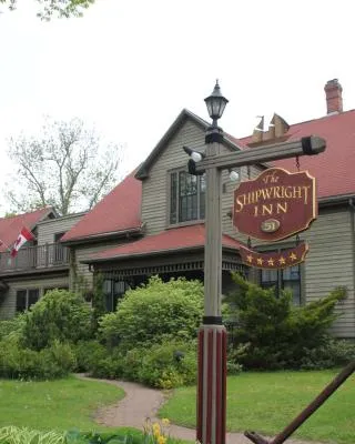 Shipwright Inn