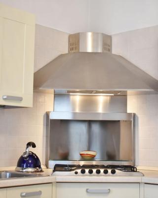 Comfy Apt 2 bedrooms and free parking - Quite area