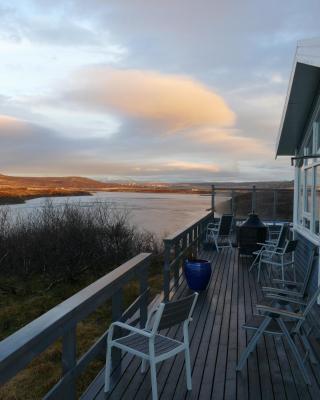 Riverfront romantic Asgardur vacation home of comfort