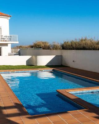 Apartments Baleal: Sunshine by the Pool