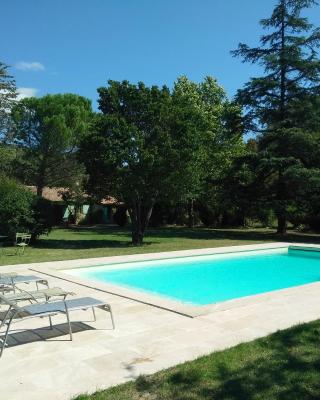 Lou Vergié Maison Provencale au pied du Luberon