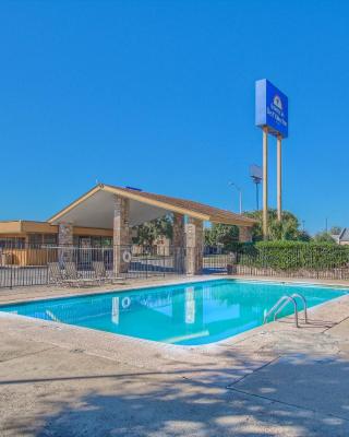 Americas Best Value Inn Uvalde