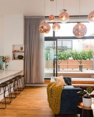 Anzac North Loft - 4 Bedrooms & 2 Free Car Parks