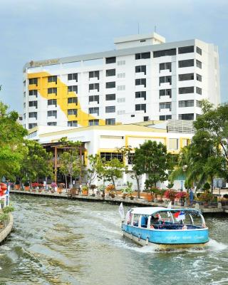 Tun Fatimah Riverside Hotel