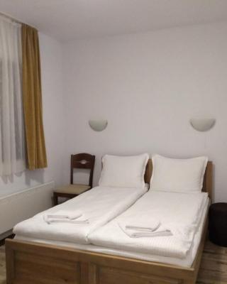 Guesthouse White Margarit