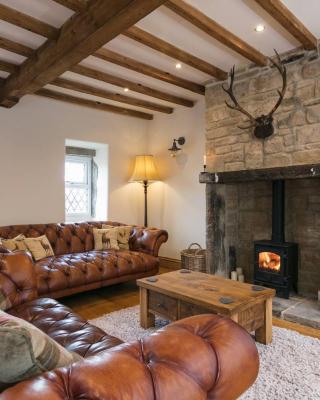 Stunning Blackberry Cottage with Log Burner - located on Haworth Main Street