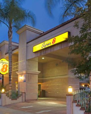 Super 8 by Wyndham North Hollywood