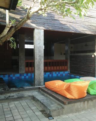 Made House Homestay and Dormitory
