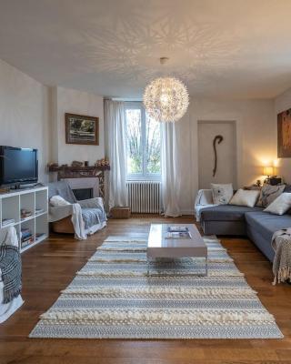 Bright airy spacious apartment