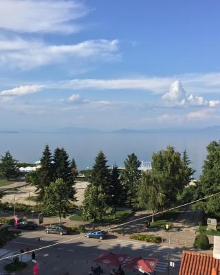 Lake view apartment! 200m2