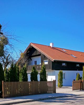 Münsing Nähe Starnberger See, schöne Ferienwohnung, Gästewohnung 125qm EG und OG KONTAKTFREI