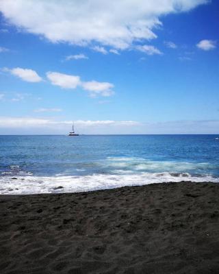 Volcano Beach Views & Wifi