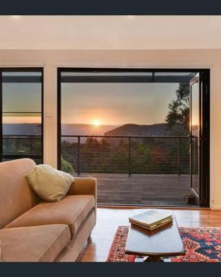 Narrow Neck Views - Peaceful 4 Bedroom Home with Stunning Views!