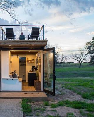 Stillwater House Elegant tiny container home Near Magnolia