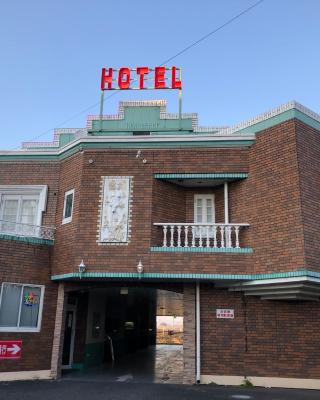 Hotel Oasis (Adult Only)