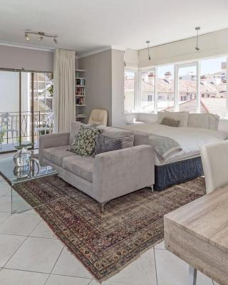 Cosy and Classy Sea Point Apartment