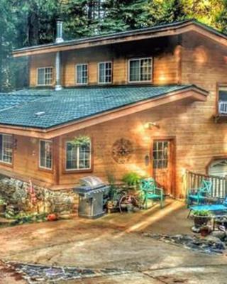 A Lovely Cabin House at Way Woods Retreat with Outdoor Hot Tub! - By Sacred Hub MGMT