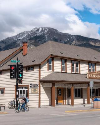 PARTY HOSTEL - The Canmore Hotel Hostel