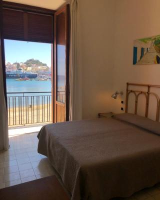 VisitPonza - Le Stanze Sulla Spiaggia