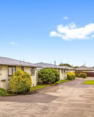 Econo Lodge Canterbury Court Motel