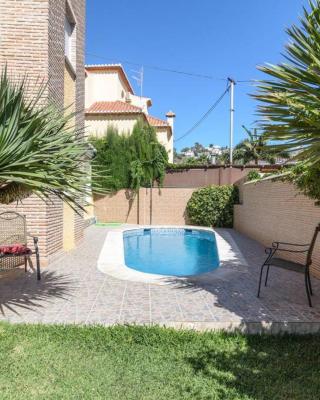 Habitaciones en Casa Céntrica con piscina