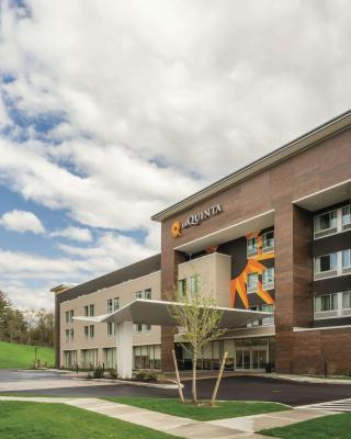La Quinta Inn & Suites by Wyndham Clifton Park Saratoga Area 1749 Route 9
