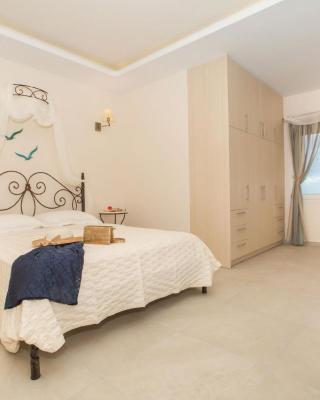 Pithos Apartments
