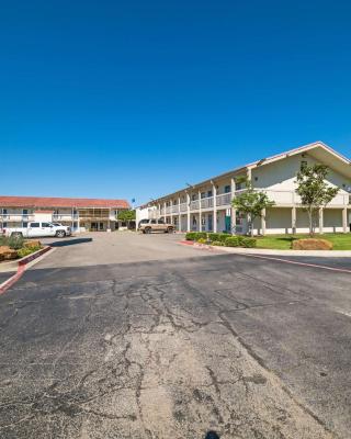 Motel 6-Dallas, TX - Farmers Branch